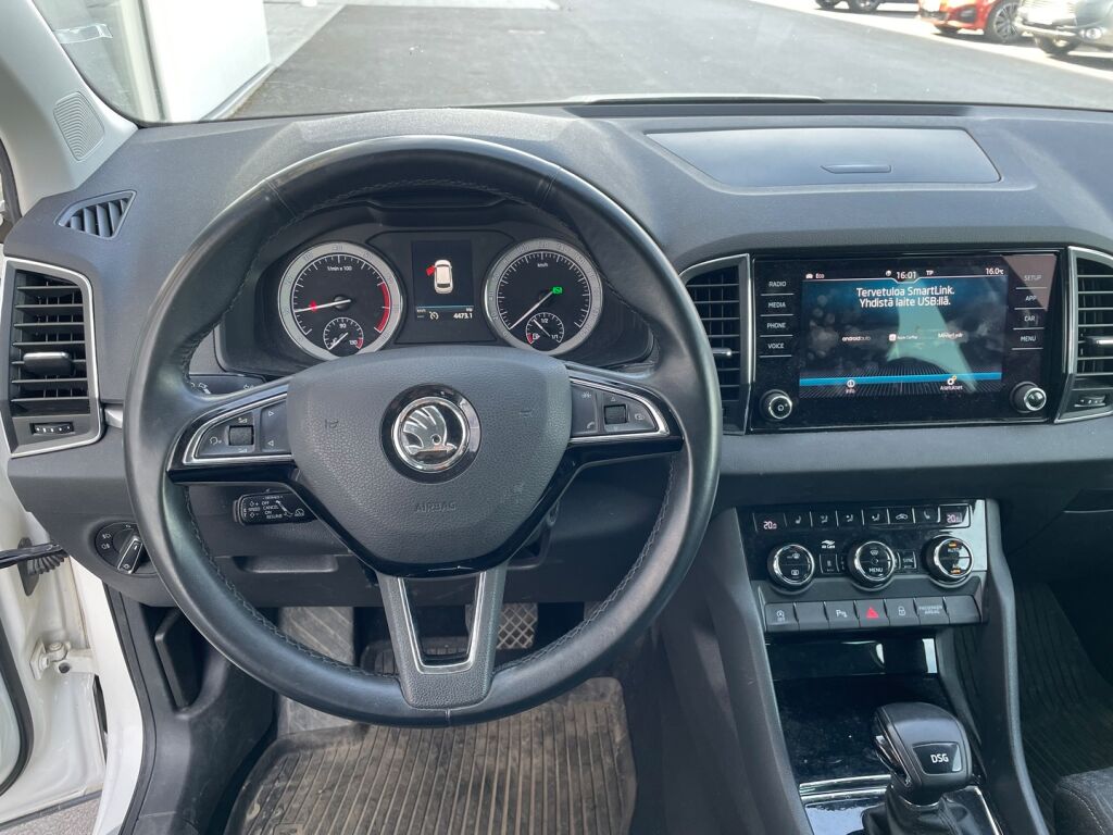 Skoda Karoq 2018 Valkoinen