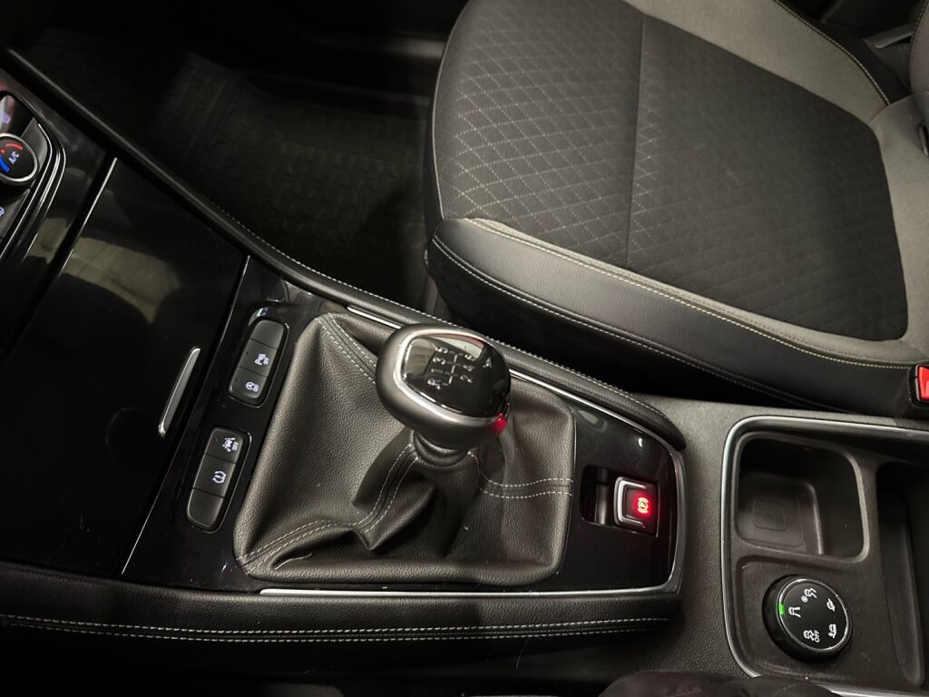 Opel Grandland X 2018 Musta