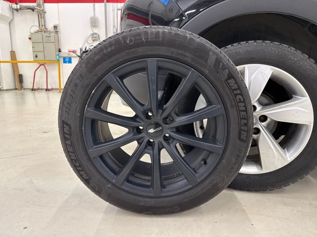 Opel Grandland X 2018 Musta