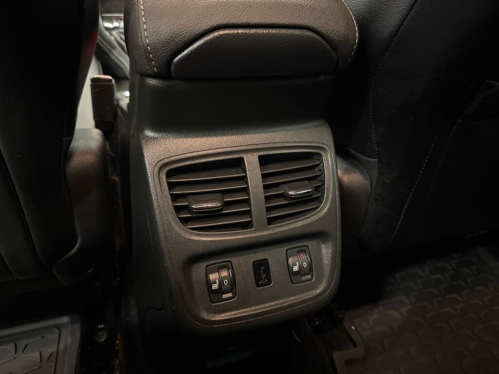 Opel Grandland X 2018 Musta