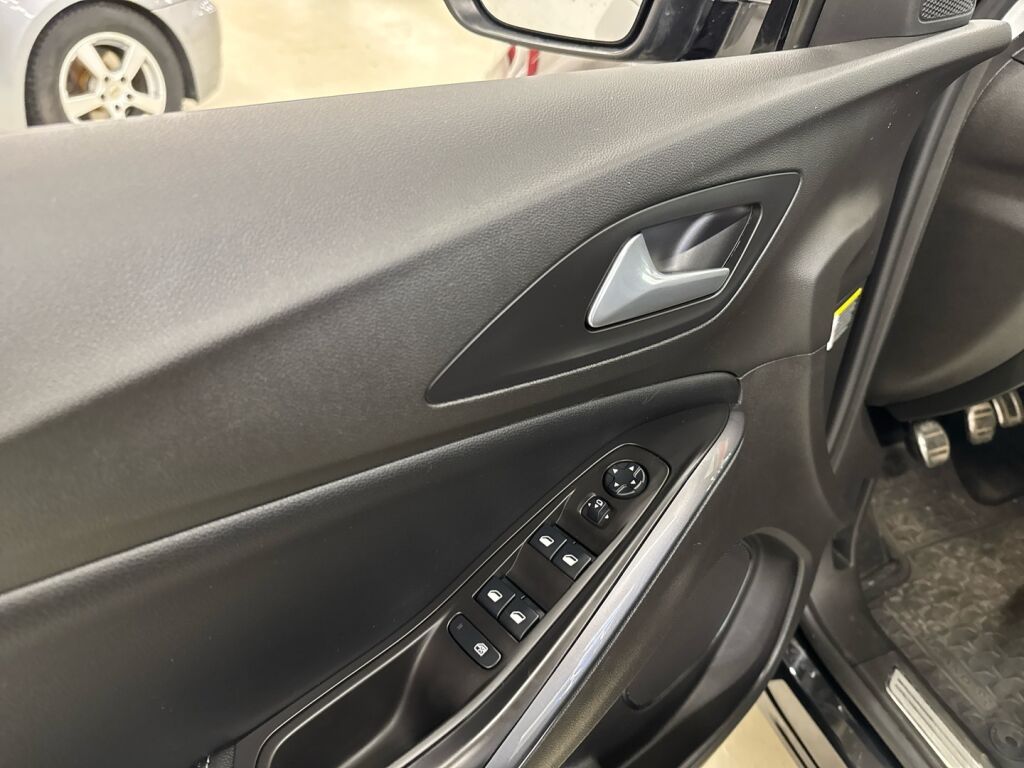 Opel Grandland X 2018 Musta