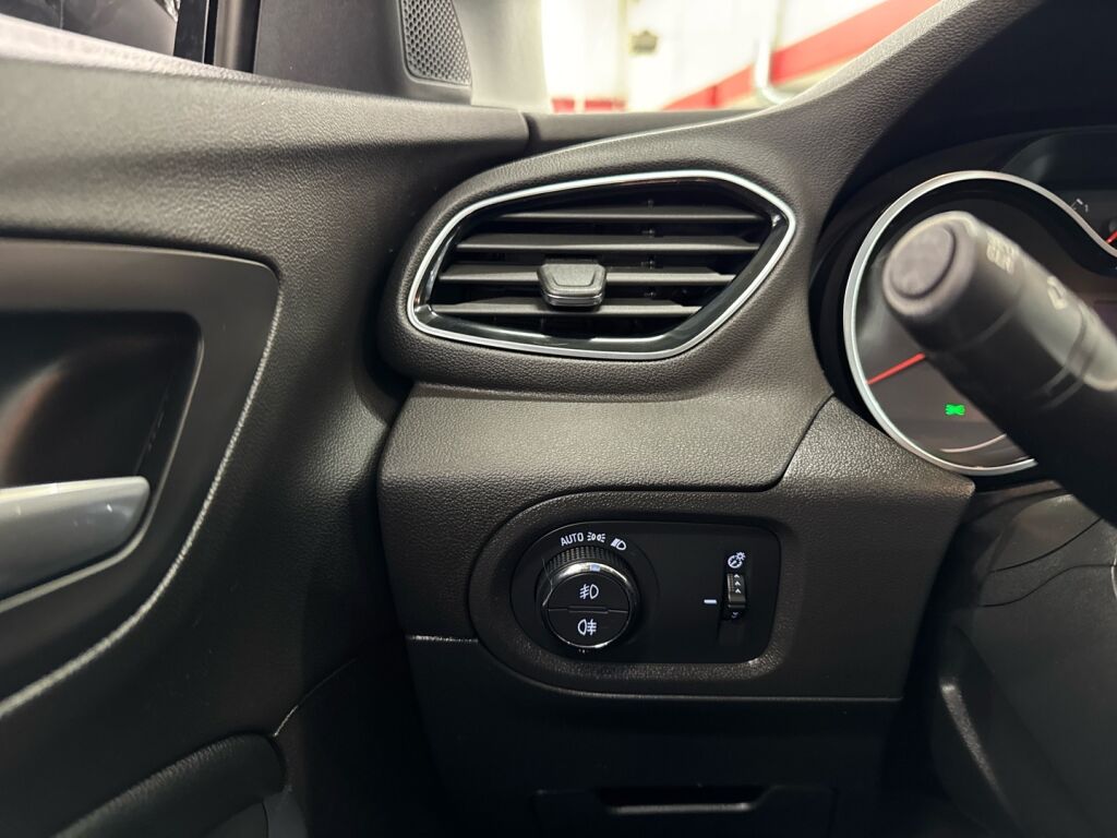 Opel Grandland X 2018 Musta