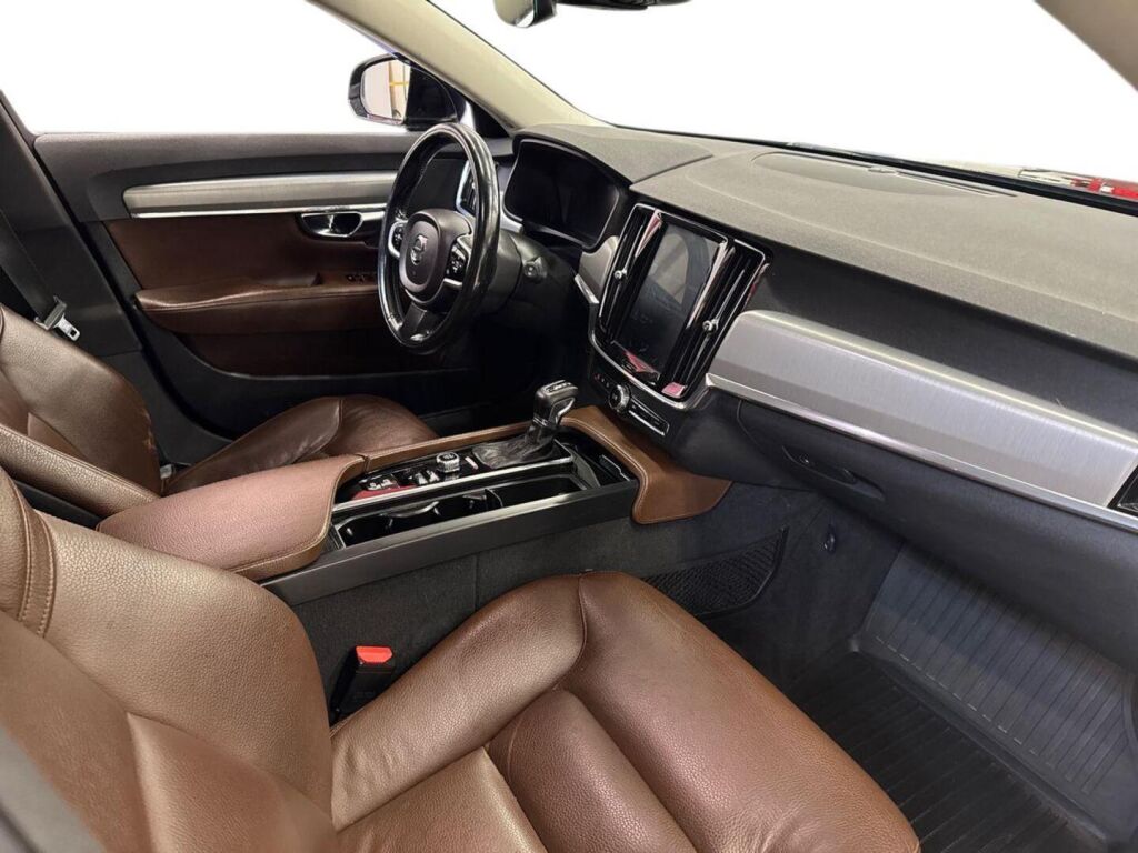 Volvo V90 2018 Musta