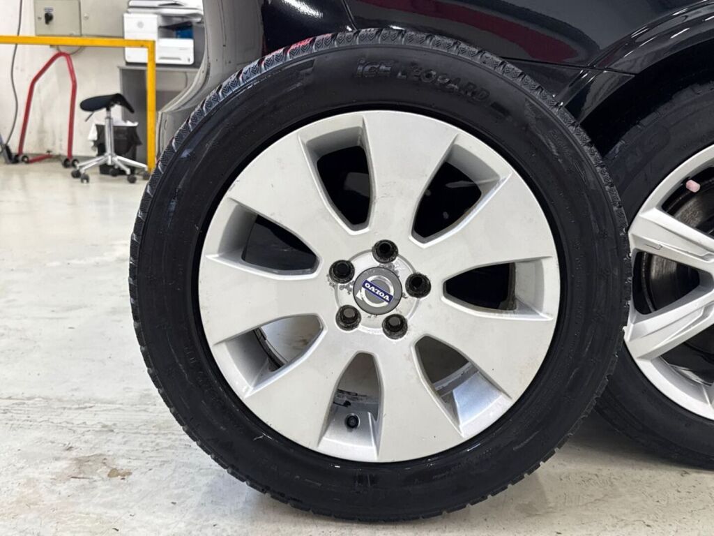 Volvo V90 2018 Musta