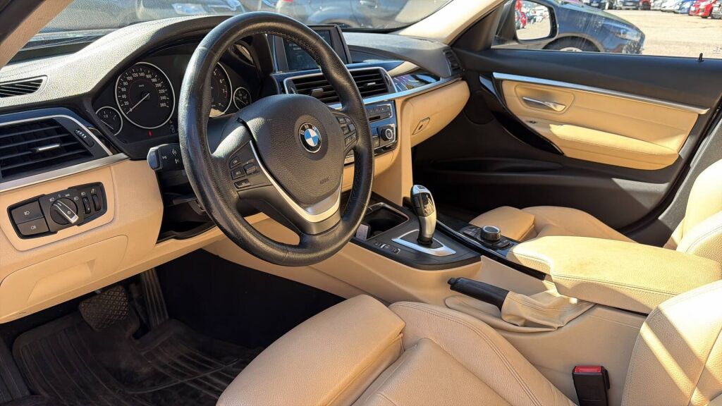 BMW 320 2018 Musta