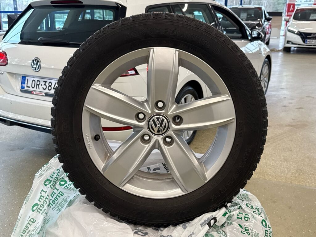 Volkswagen Golf 2019 Valkoinen
