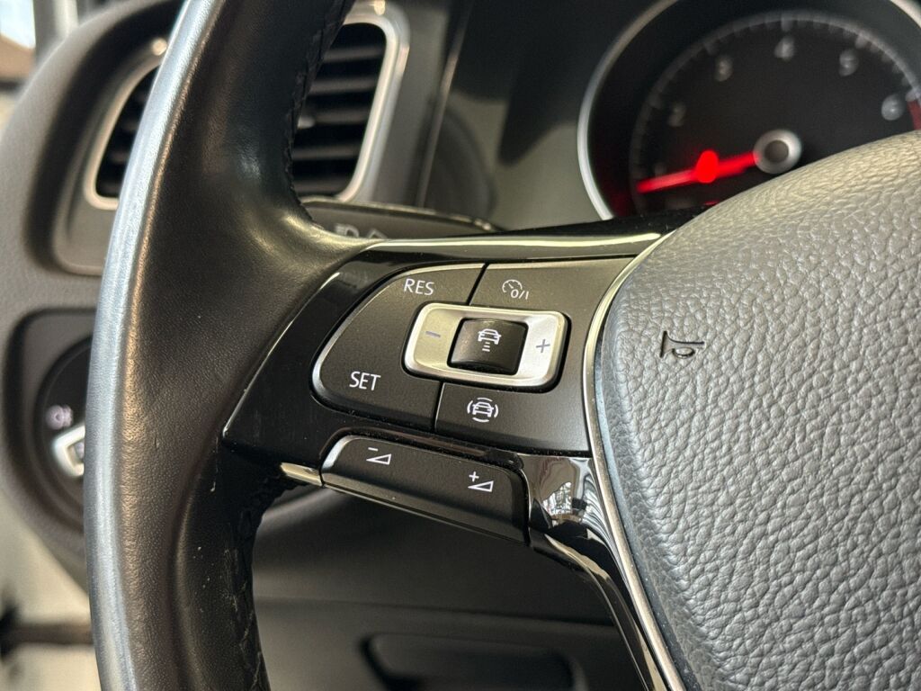 Volkswagen Golf 2019 Valkoinen