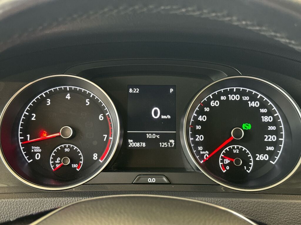 Volkswagen Golf 2019 Valkoinen
