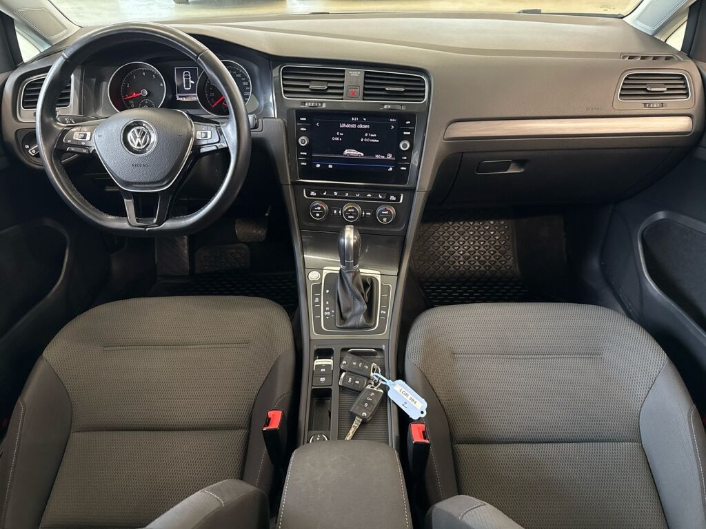 Volkswagen Golf 2019 Valkoinen