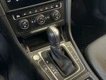 Volkswagen Golf 2019 Valkoinen