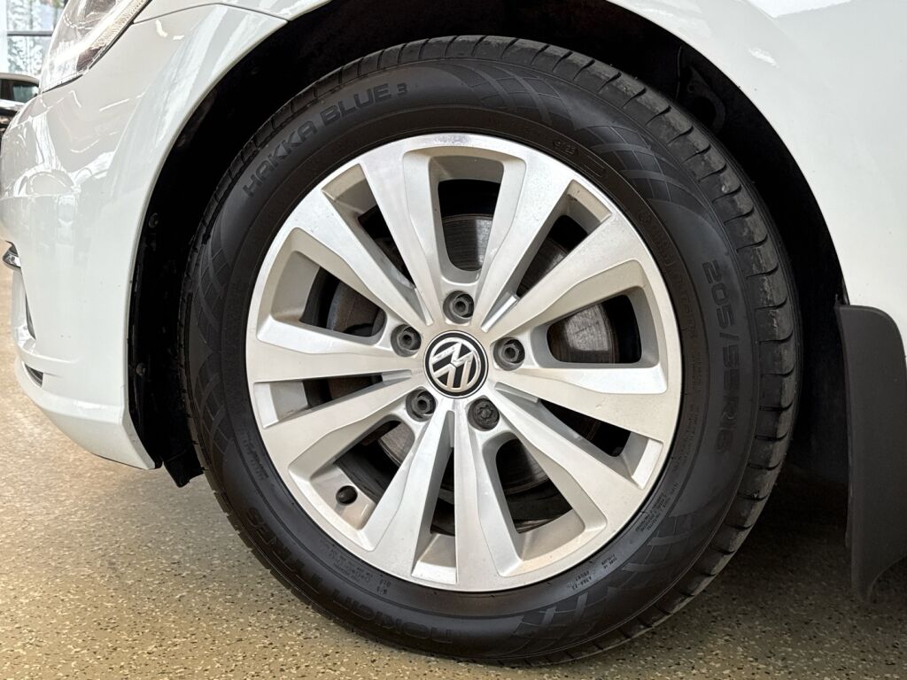 Volkswagen Golf 2019 Valkoinen