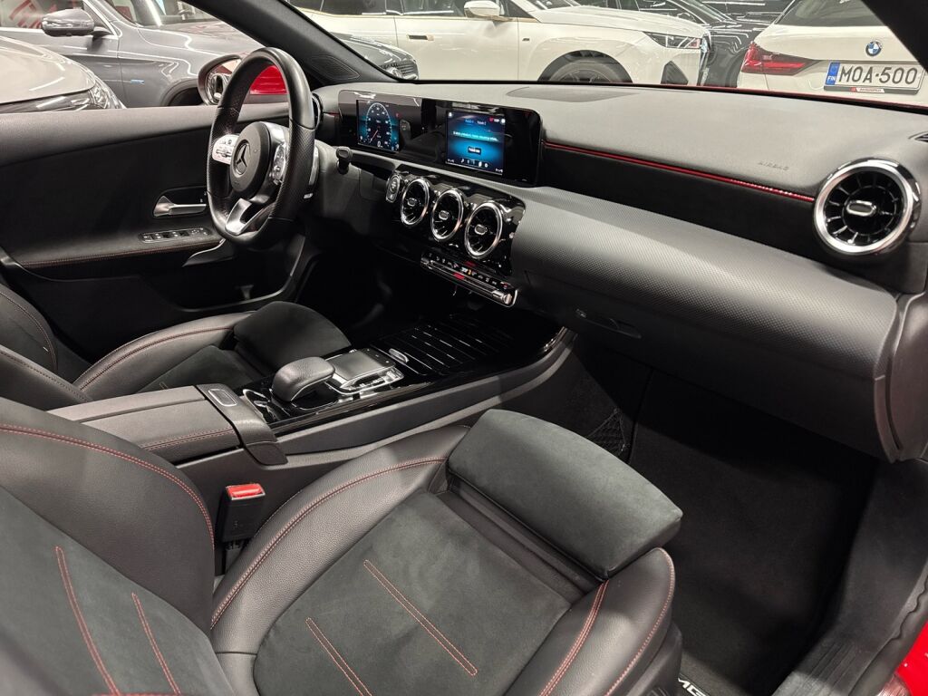 Mercedes-Benz A 2019 Punainen