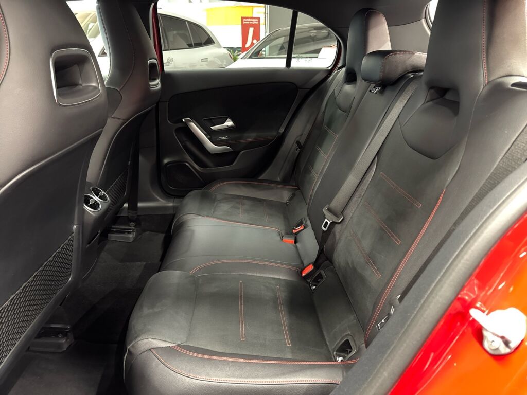 Mercedes-Benz A 2019 Punainen