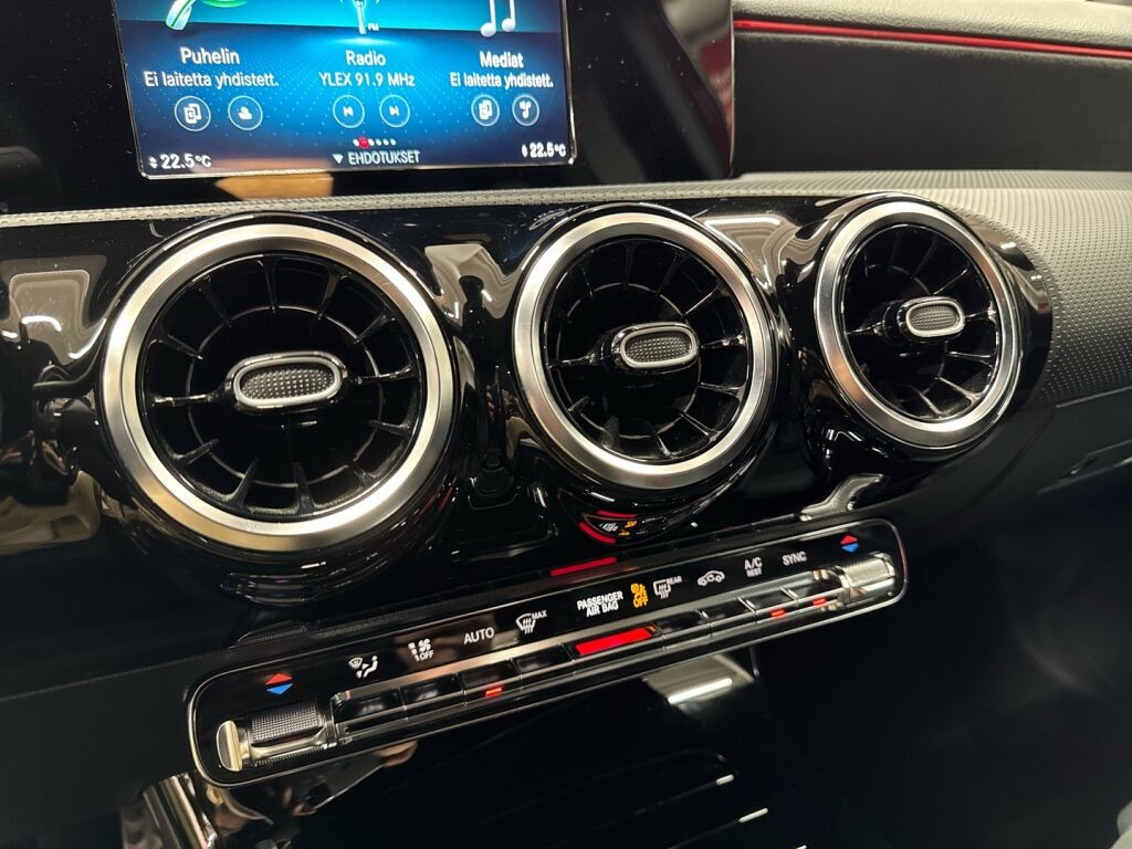 Mercedes-Benz A 2019 Punainen