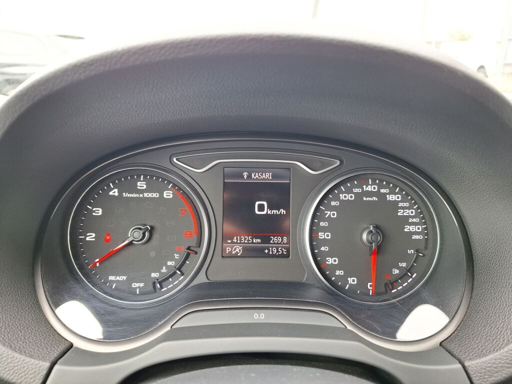 Audi A3 2019 Harmaa