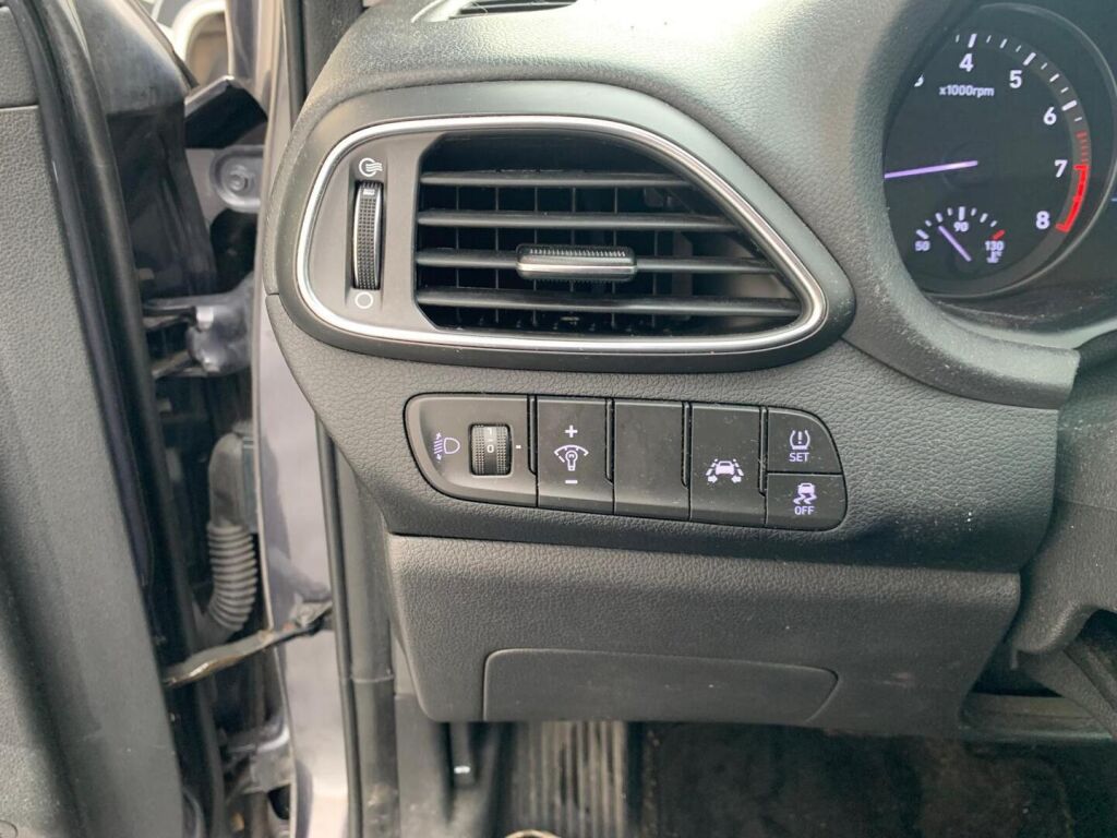 Hyundai i30 Wagon 2019 Harmaa