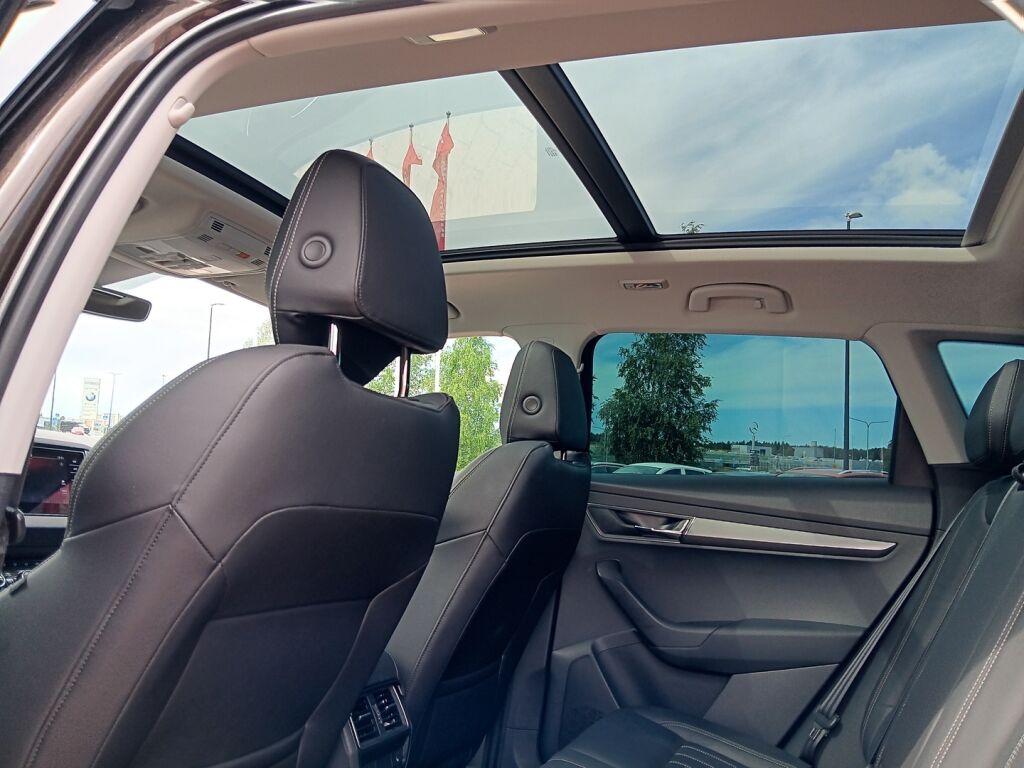 Skoda Karoq 2018 Ruskea (beige)