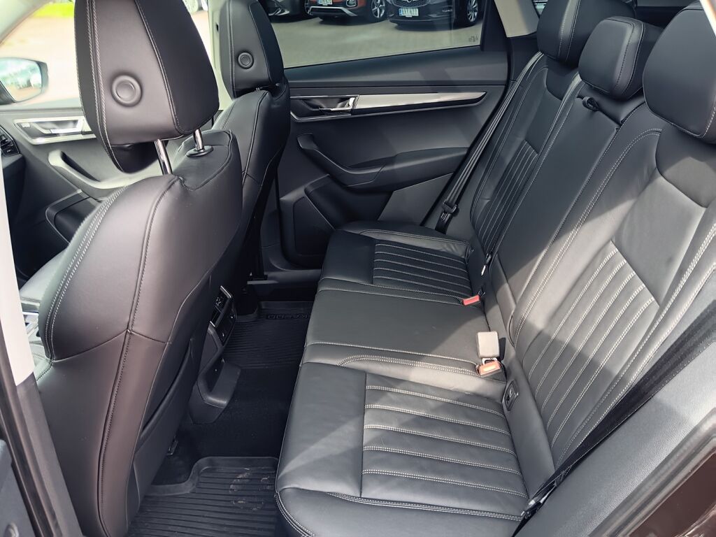 Skoda Karoq 2018 Ruskea (beige)