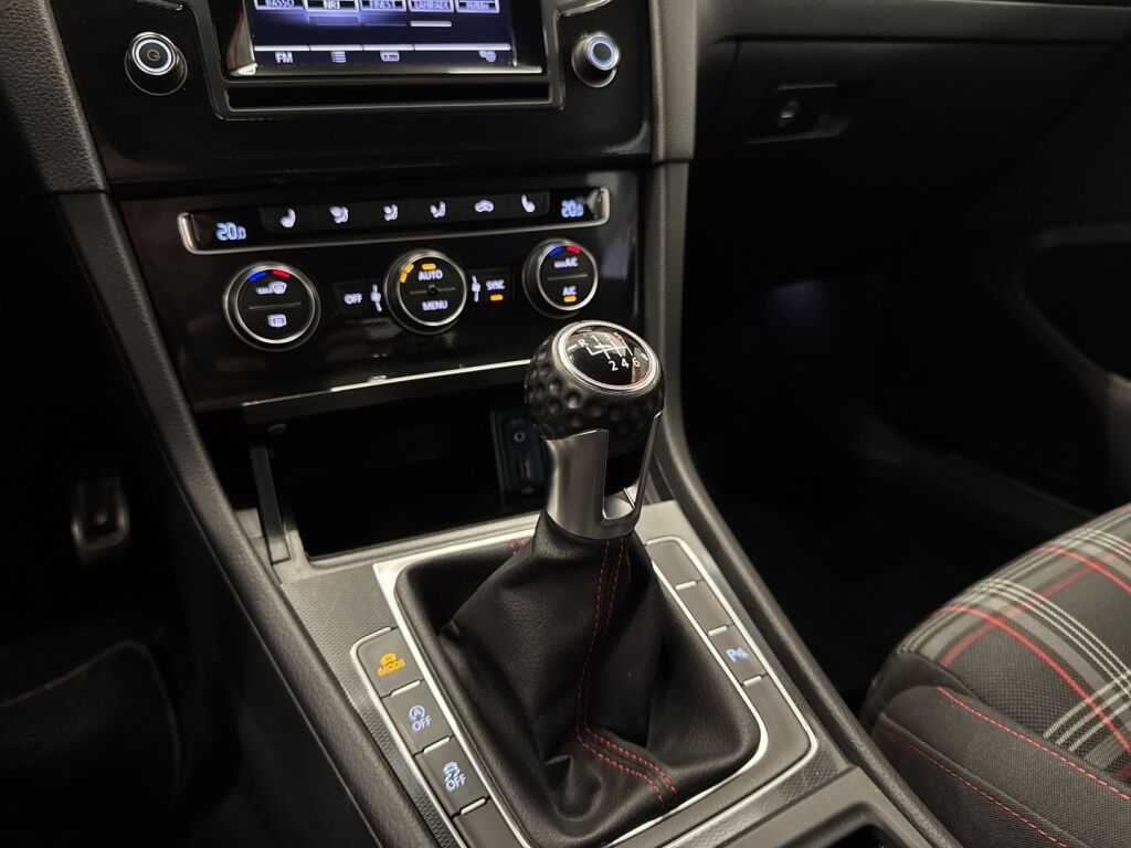 Volkswagen Golf 2014 Sininen