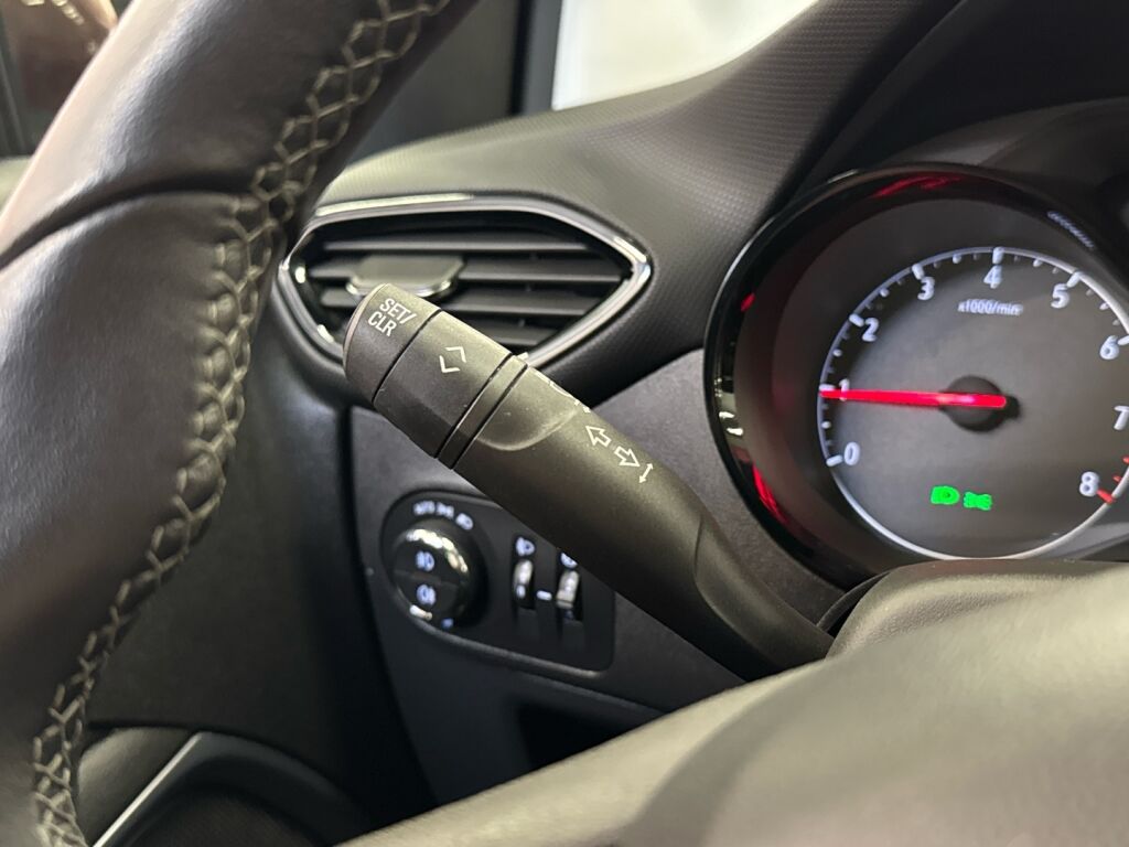 Opel Crossland X 2019 Punainen