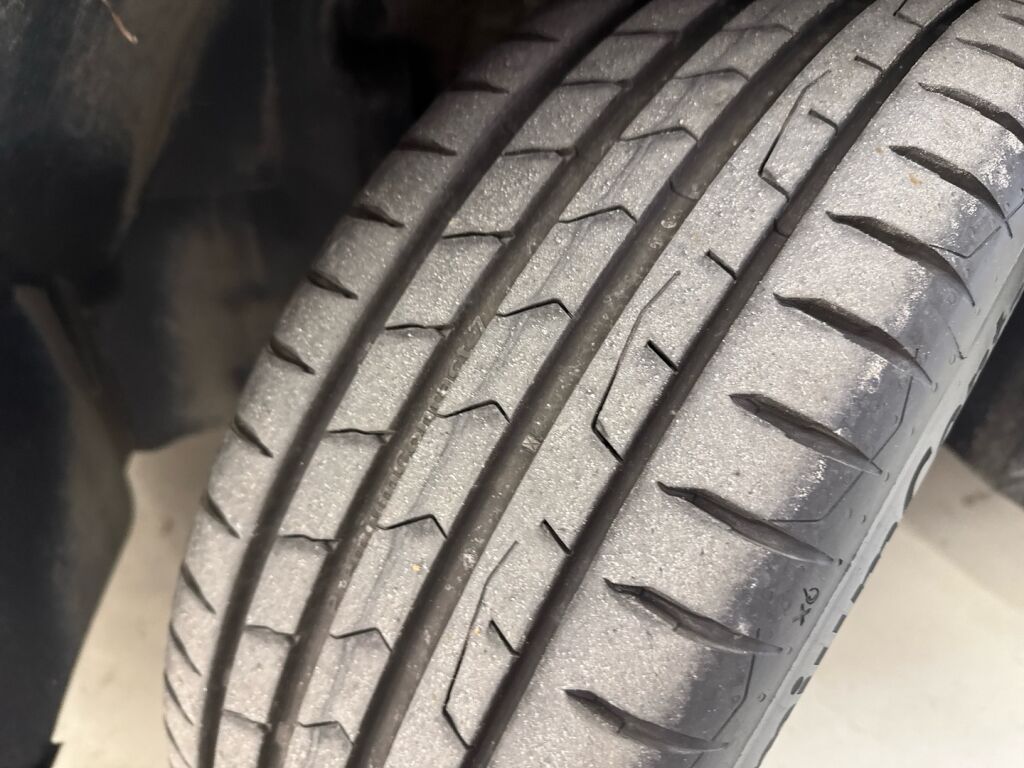 Opel Crossland X 2019 Punainen