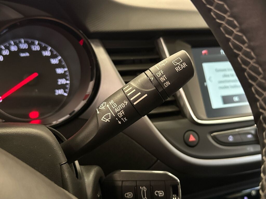 Opel Crossland X 2019 Punainen