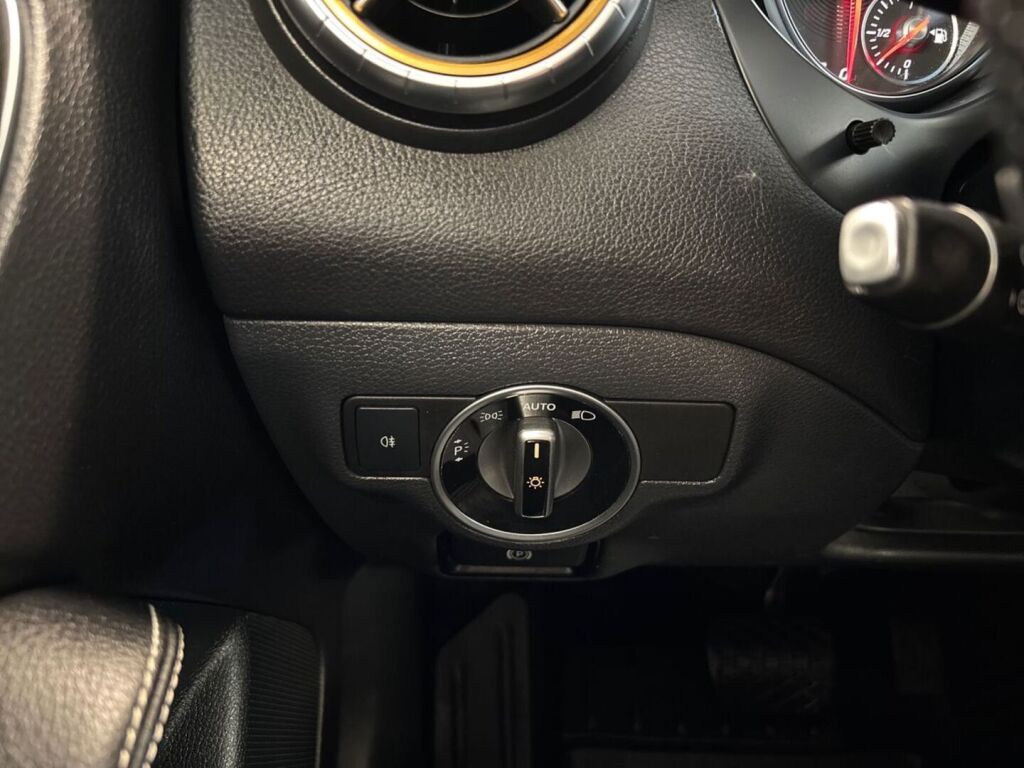 Mercedes-Benz CLA 2019 Musta