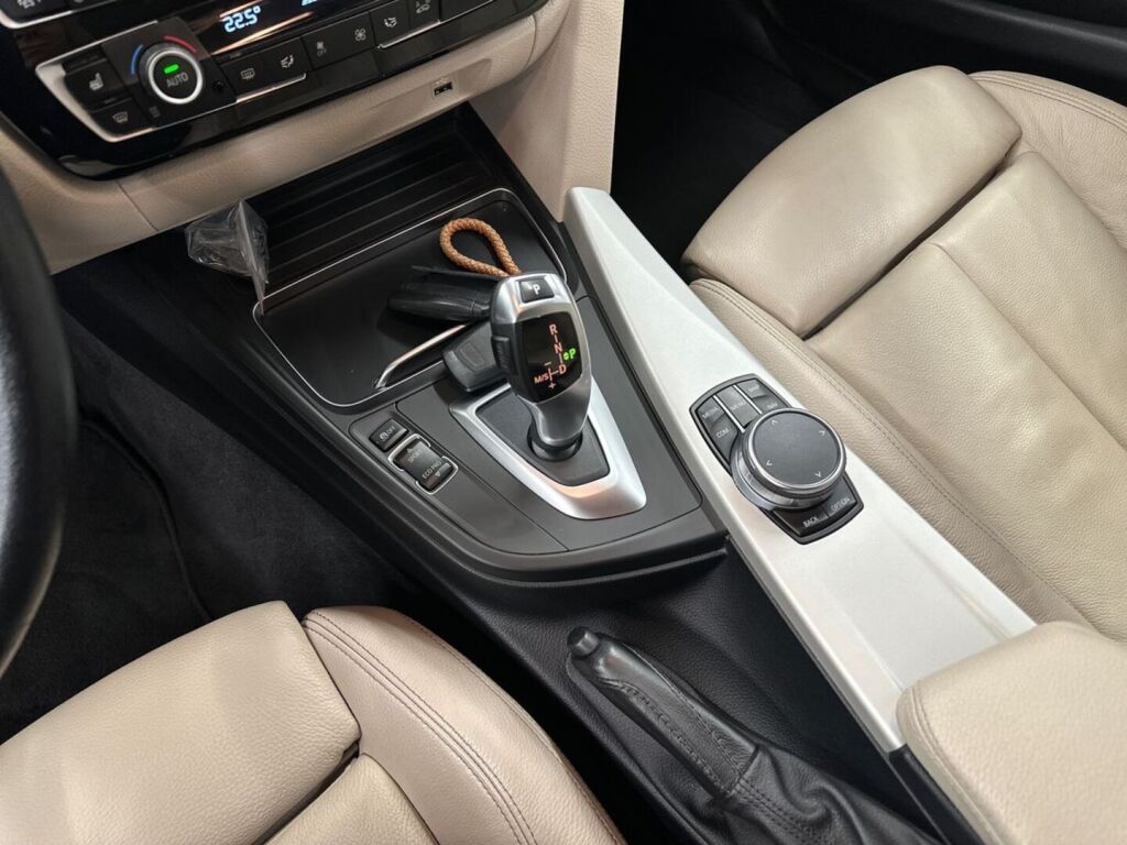 BMW 320 2019 Musta