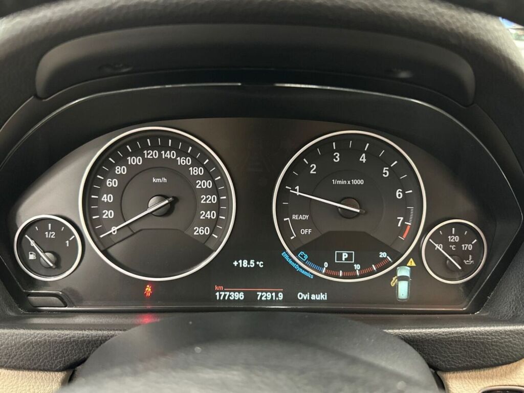 BMW 320 2019 Musta