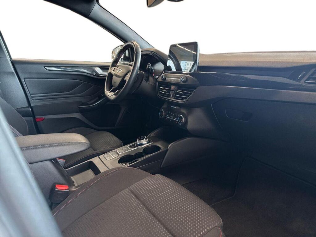Ford Focus 2019 Valkoinen