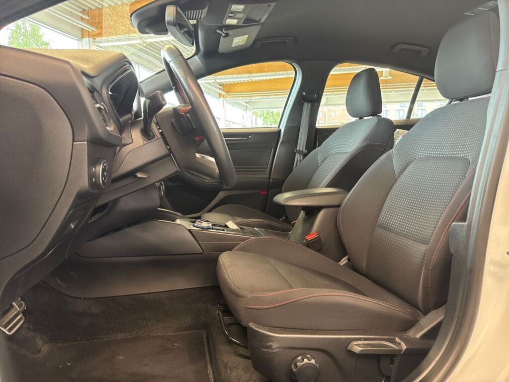 Ford Focus 2019 Valkoinen