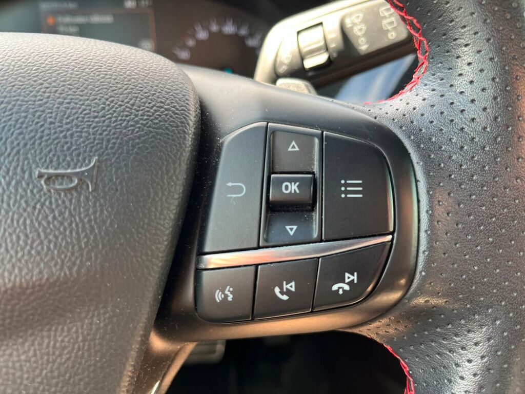 Ford Focus 2019 Valkoinen