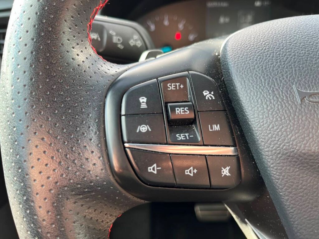 Ford Focus 2019 Valkoinen