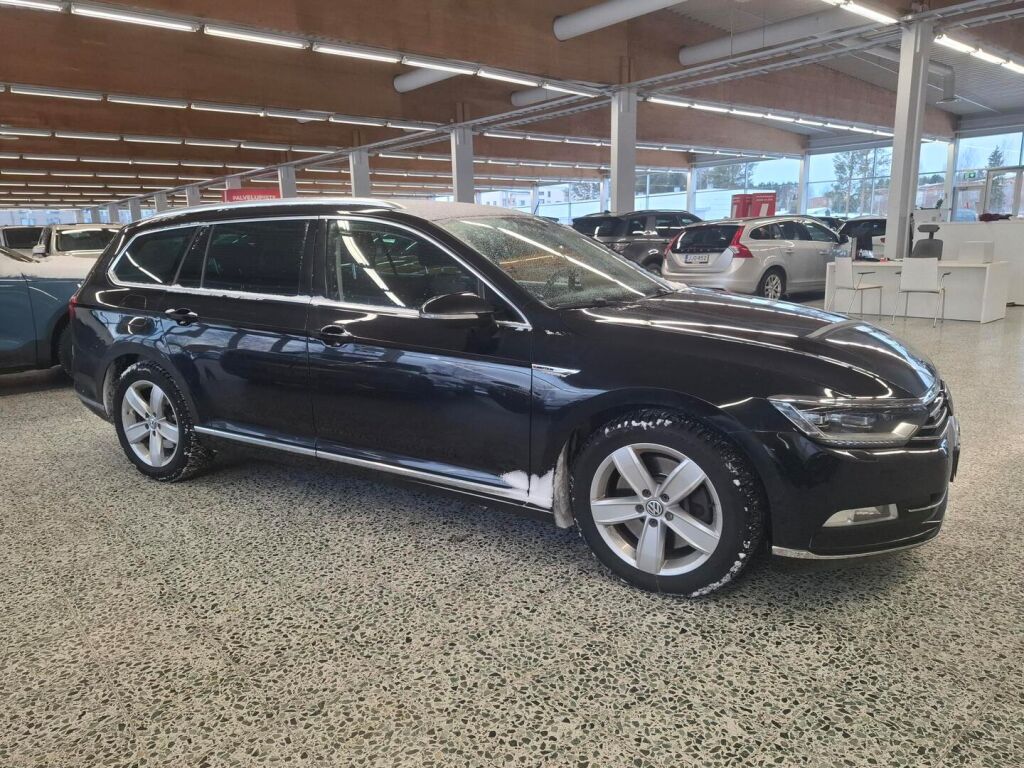 Volkswagen Passat 2015 Musta