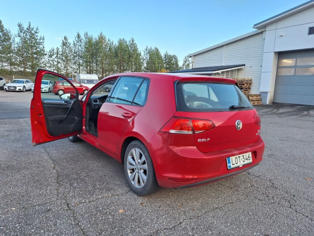 Volkswagen Golf 2014 Punainen