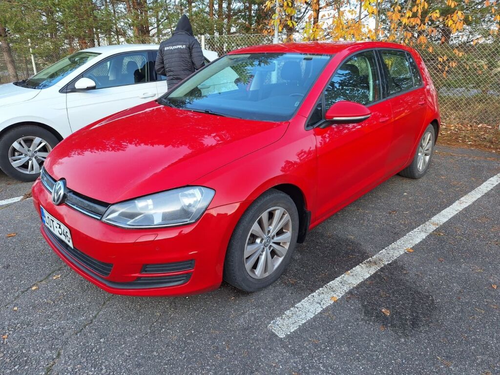 Volkswagen Golf 2014 Punainen