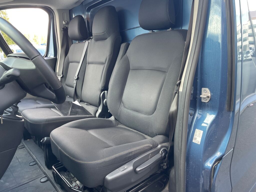 Renault Trafic 2019 Sininen
