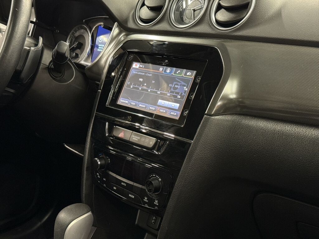 Suzuki Vitara 2019 Harmaa