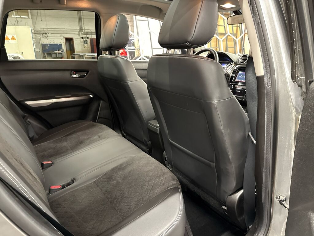 Suzuki Vitara 2019 Harmaa