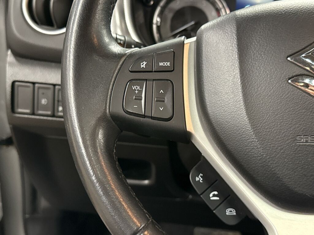 Suzuki Vitara 2019 Harmaa