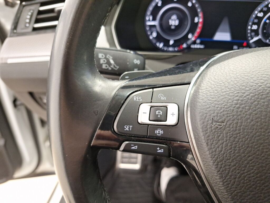 Volkswagen Passat 2019 Valkoinen