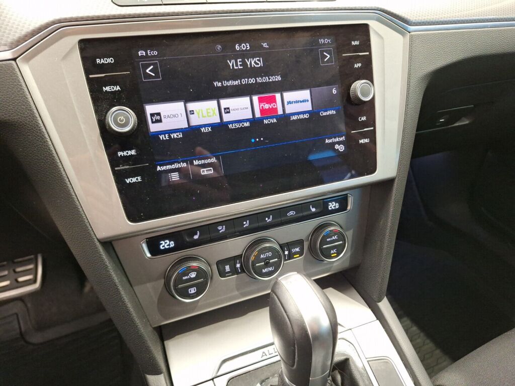 Volkswagen Passat 2019 Valkoinen