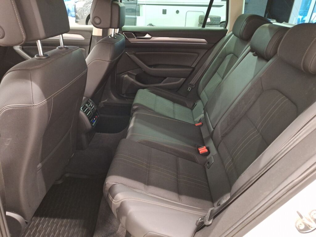 Volkswagen Passat 2019 Valkoinen