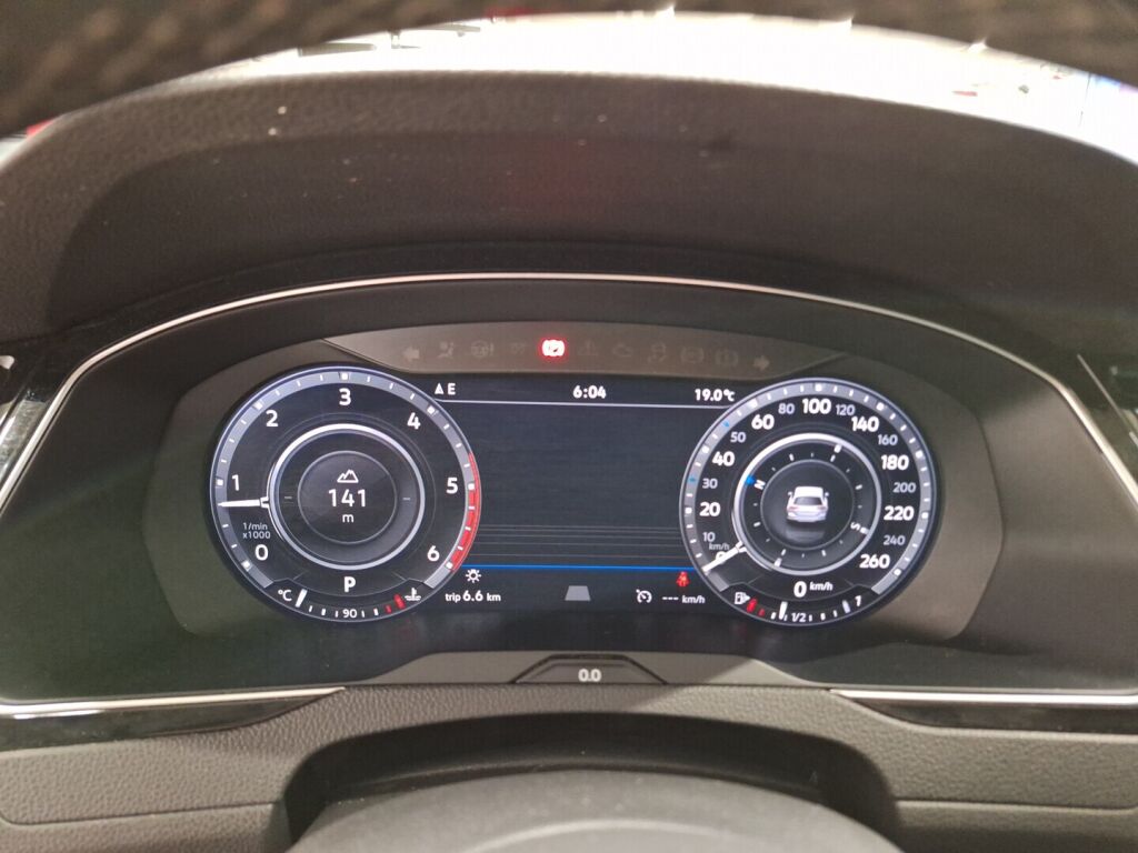 Volkswagen Passat 2019 Valkoinen