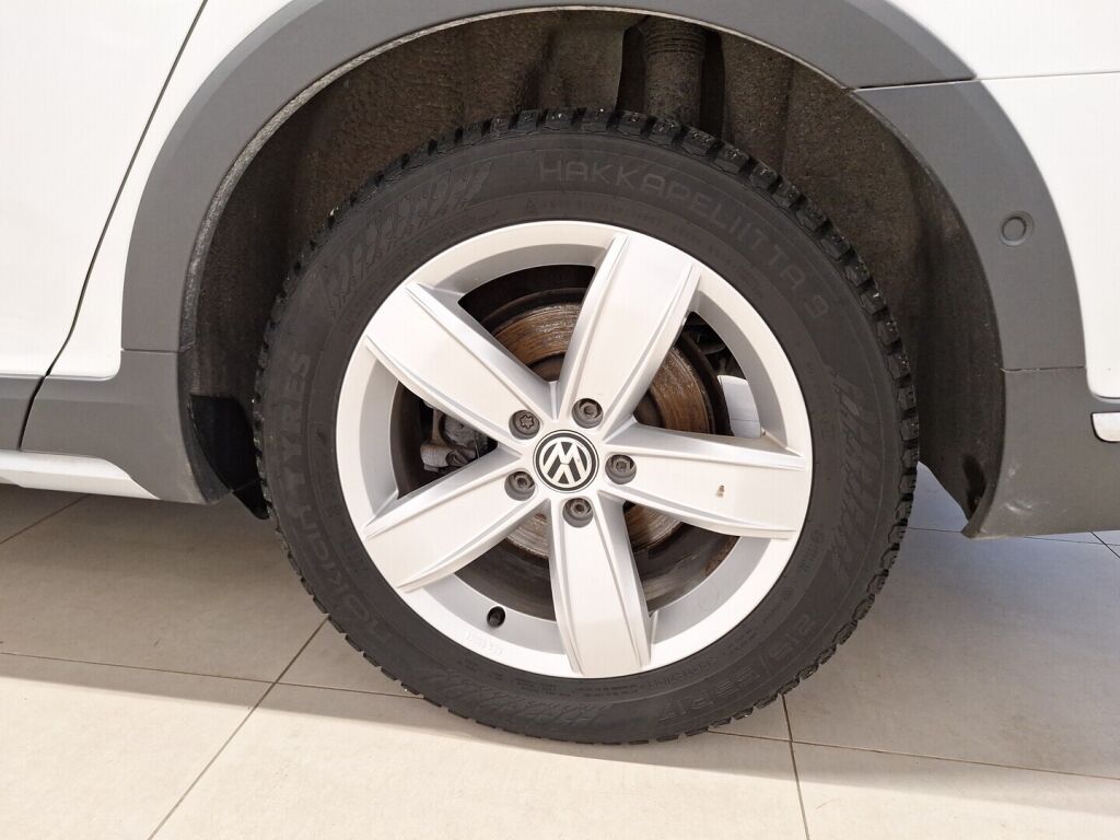 Volkswagen Passat 2019 Valkoinen