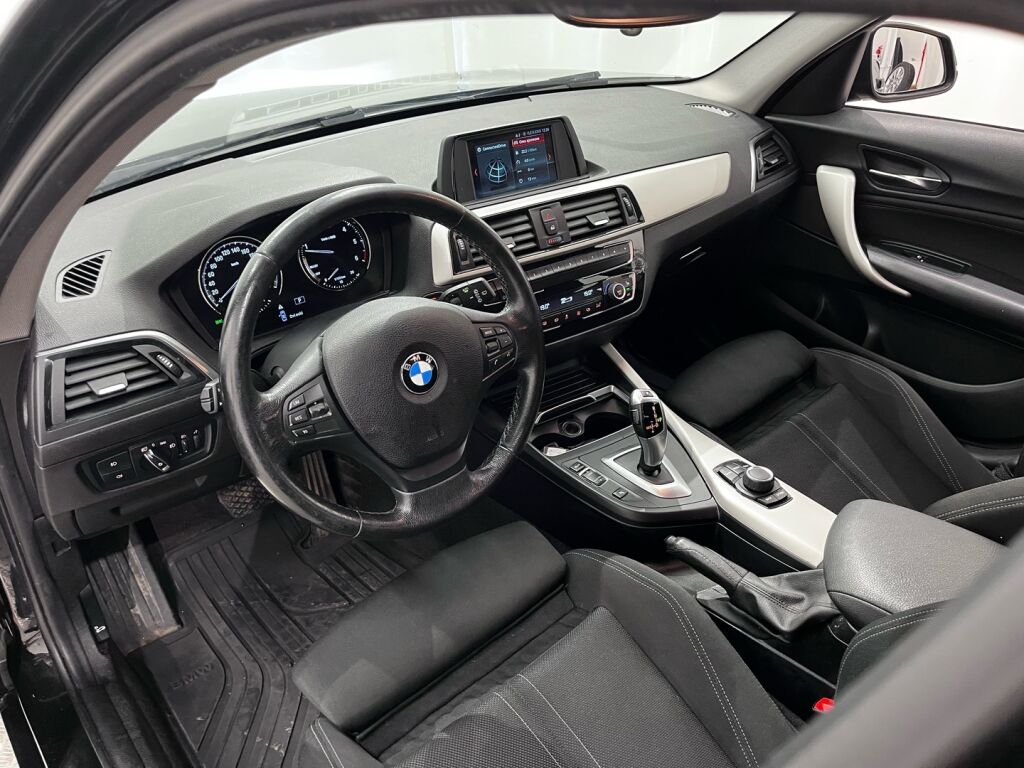 BMW 120 2019 Musta