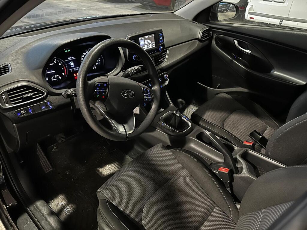 Hyundai i30 Hatchback 2019 Musta