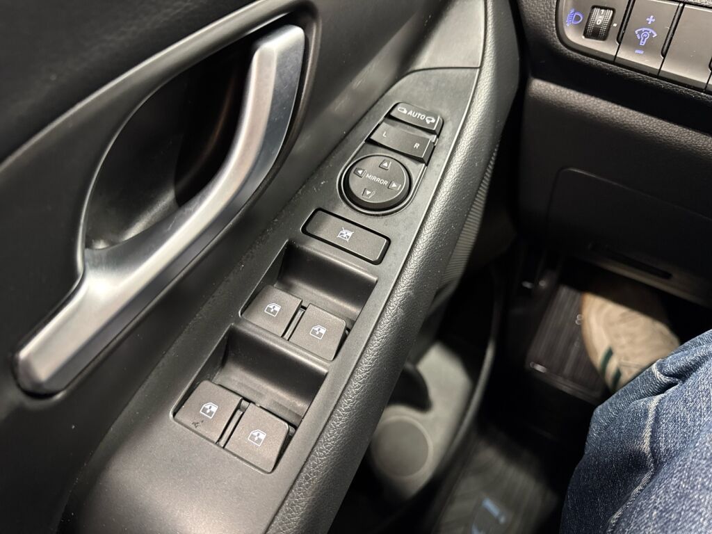 Hyundai i30 Hatchback 2019 Musta