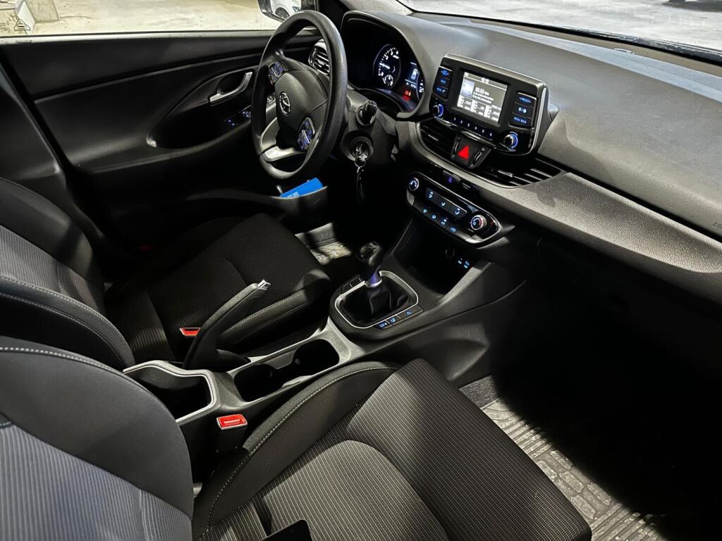 Hyundai i30 Hatchback 2019 Musta