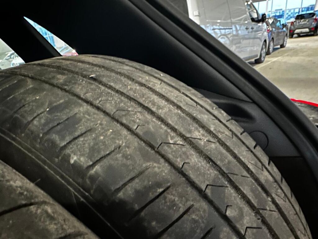 Hyundai i30 Hatchback 2019 Musta